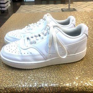 Women’s Nike Air Force 1 White  sneakers - size 7. EUC!